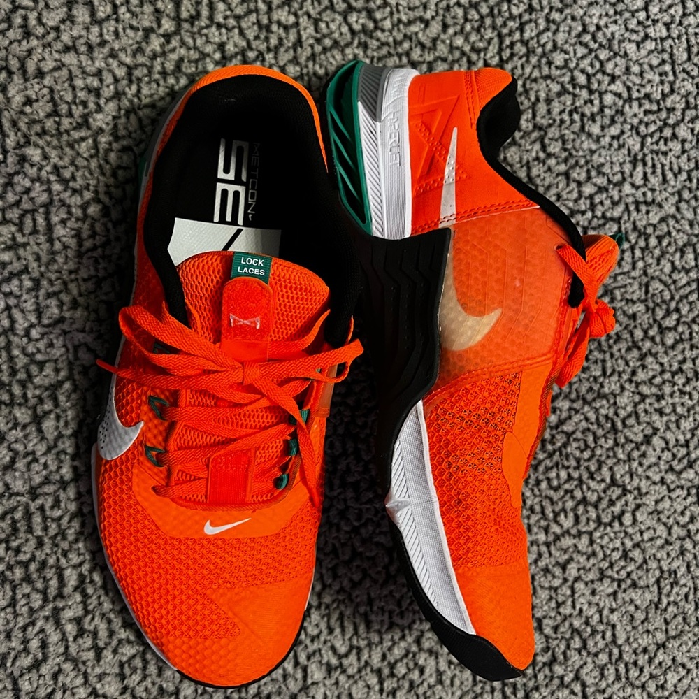 NIKE METCON 7 Total Orange Dark Smoke Gray / Clear Emerald / White.  Size 11 men